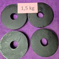 fekete hazai gyártású vágott vaslemez súlytárcsa 1,5 kg-os méretben, 31 mm-es furattal súlyzó rúdhoz.
