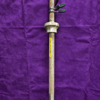 R 2832 használt 28 mm-es, 130 cm-es kétkezes súlyzórúd rugós csipeszes rögzítéssel